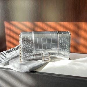 Balenciaga Hourglass Wallet on Chain - Silver